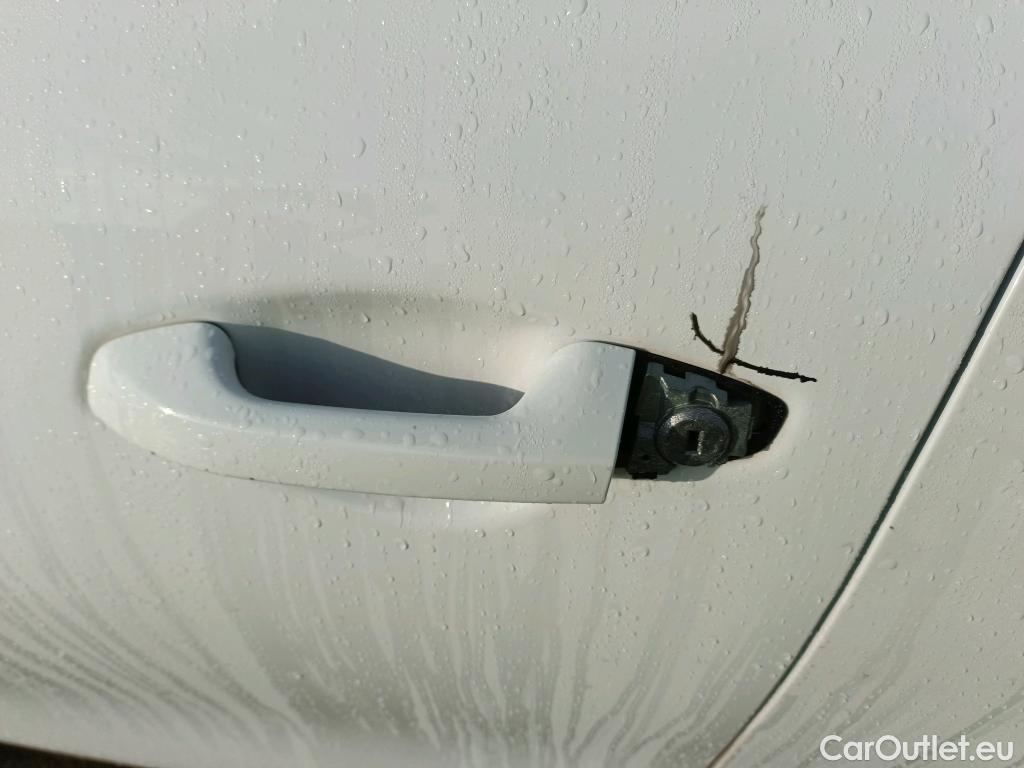  KIA  Cee'd KIA Ceed / 2018 / 5P / berlina con portón 1.0 T-GDi 74kW (100CV) Drive #4