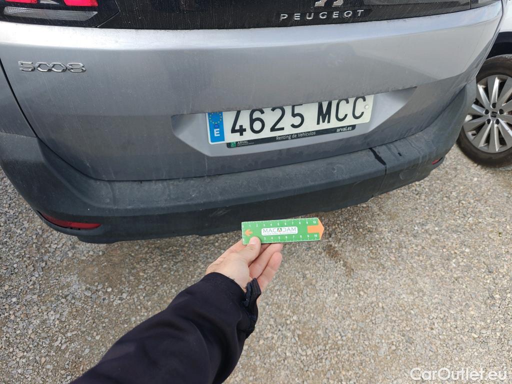  Peugeot  5008 PEUGEOT  / 2020 / 5P / todoterreno 1.5 BlueHDi 96kW S&S Active Pack EAT8 #40