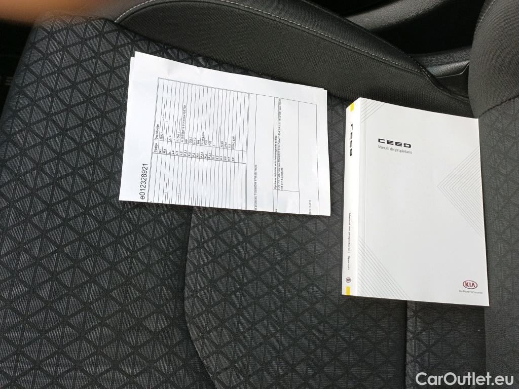  KIA  Cee'd KIA Ceed / 2018 / 5P / berlina con portón 1.0 T-GDi 74kW (100CV) Drive #6