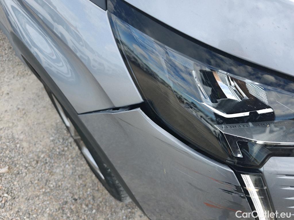  Peugeot  5008 PEUGEOT  / 2020 / 5P / todoterreno 1.5 BlueHDi 96kW S&S Active Pack EAT8 #32