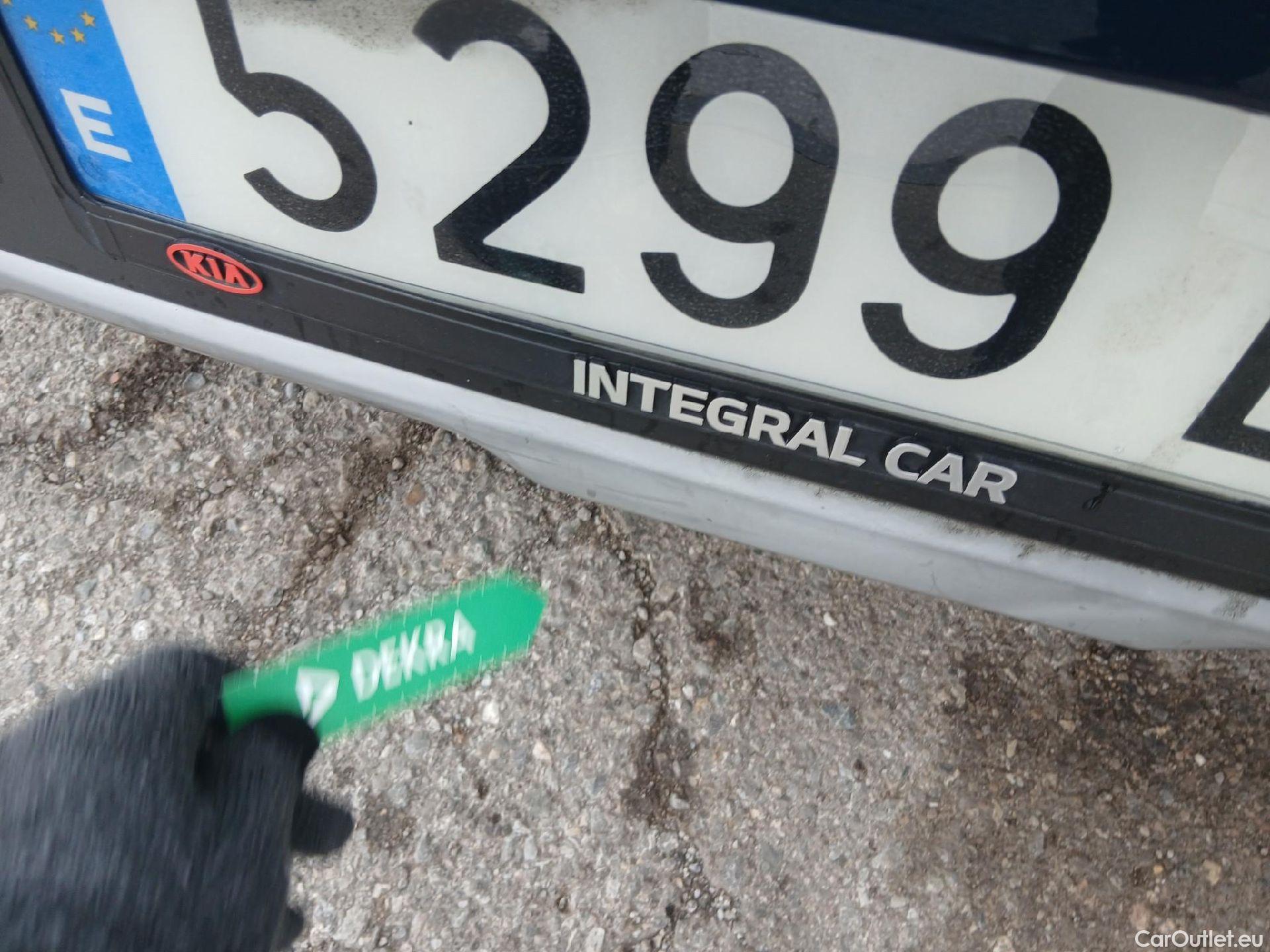  KIA  Niro KIA  / 2019 / 5P / crossover 1.6 GDi HEV 104kW (141CV) Drive #10