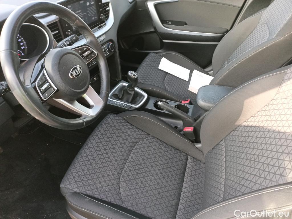  KIA  Cee'd KIA Ceed / 2018 / 5P / berlina con portón 1.0 T-GDi 74kW (100CV) Drive #11