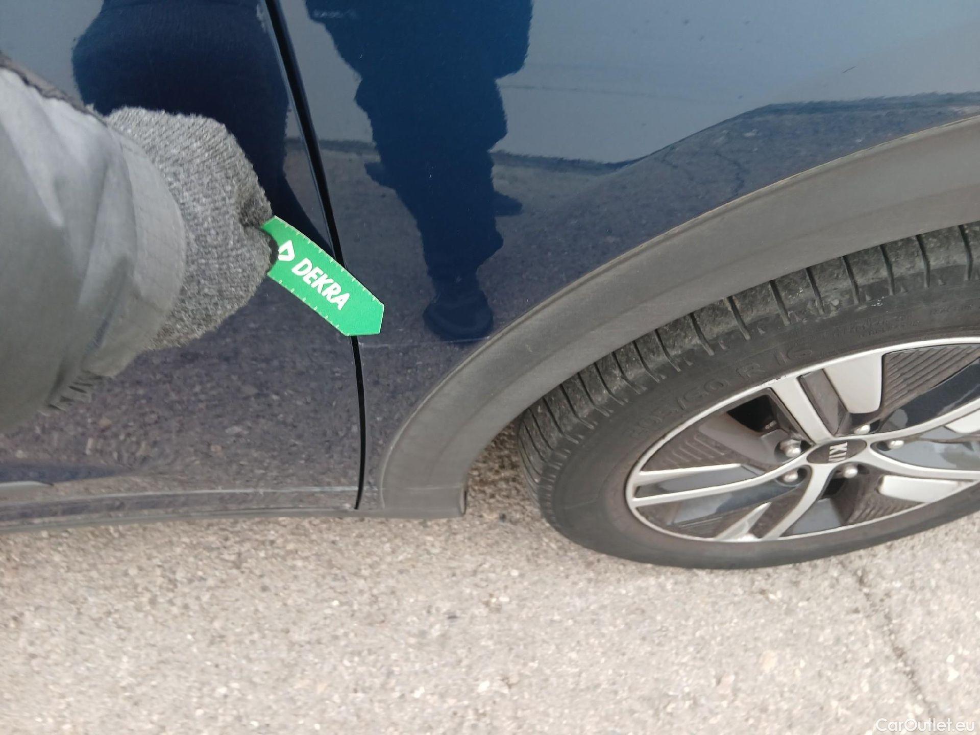  KIA  Niro KIA  / 2019 / 5P / crossover 1.6 GDi HEV 104kW (141CV) Drive #17