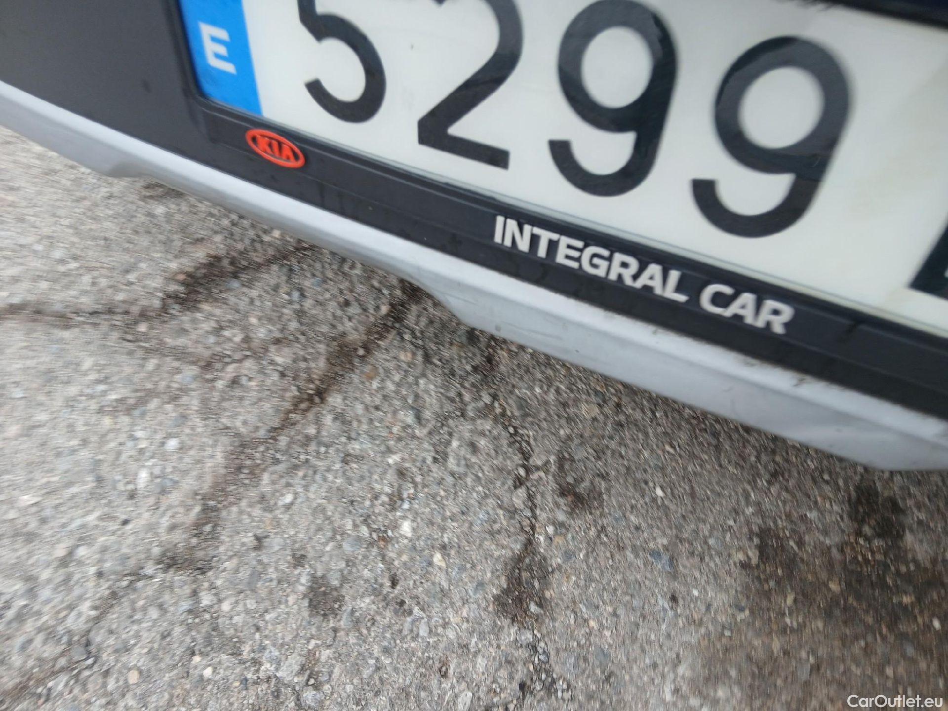  KIA  Niro KIA  / 2019 / 5P / crossover 1.6 GDi HEV 104kW (141CV) Drive #9