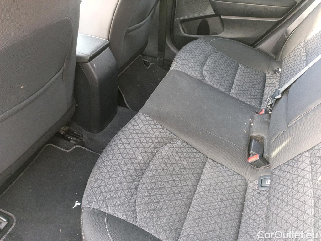  KIA  Cee'd KIA Ceed / 2018 / 5P / berlina con portón 1.0 T-GDi 74kW (100CV) Drive #12