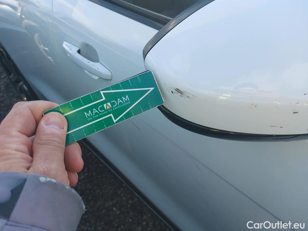  Jaguar  F-PACE JAGUAR  / 2015 / 5P / todoterreno 2.0L i4D AWD Automático R-Sport #13