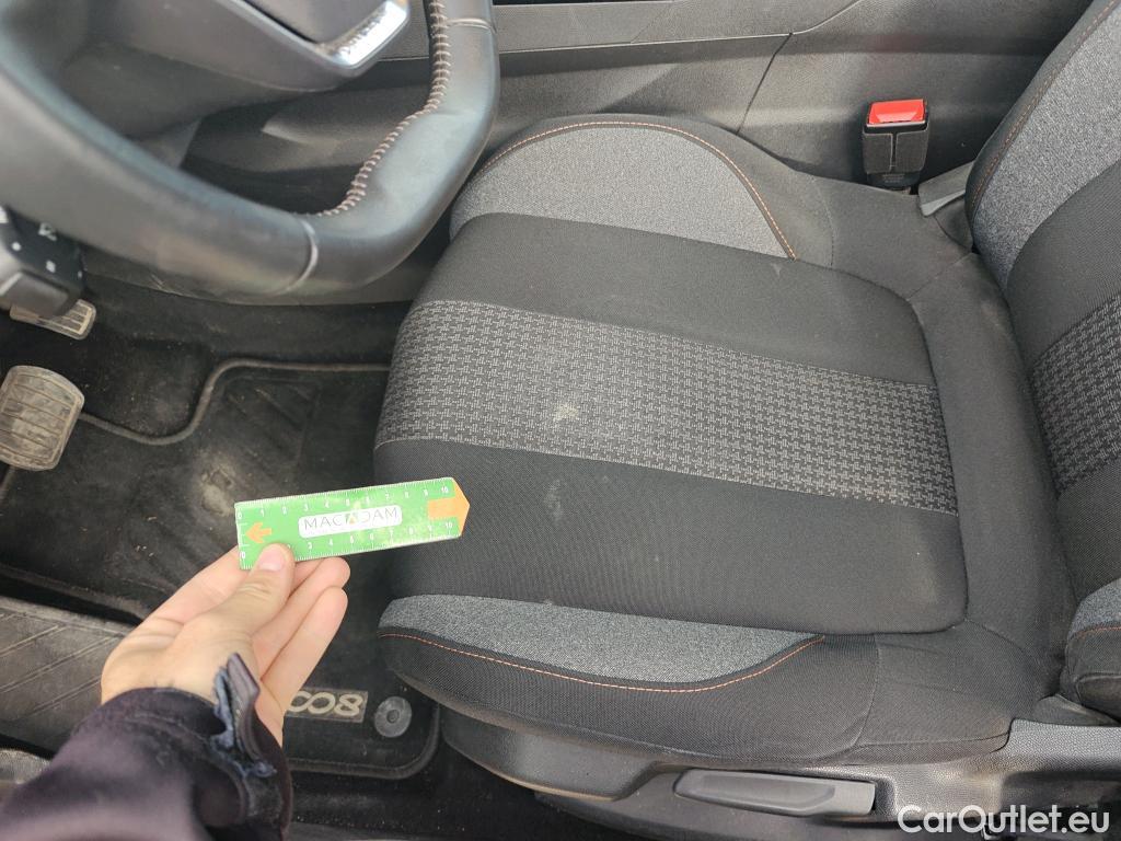  Peugeot  5008 PEUGEOT  / 2020 / 5P / todoterreno 1.5 BlueHDi 96kW S&S Active Pack EAT8 #72