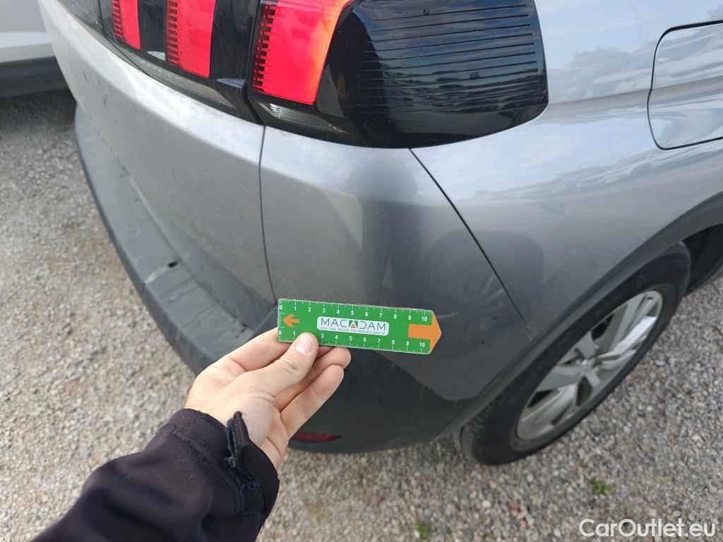  Peugeot  5008 PEUGEOT  / 2020 / 5P / todoterreno 1.5 BlueHDi 96kW S&S Active Pack EAT8 #38