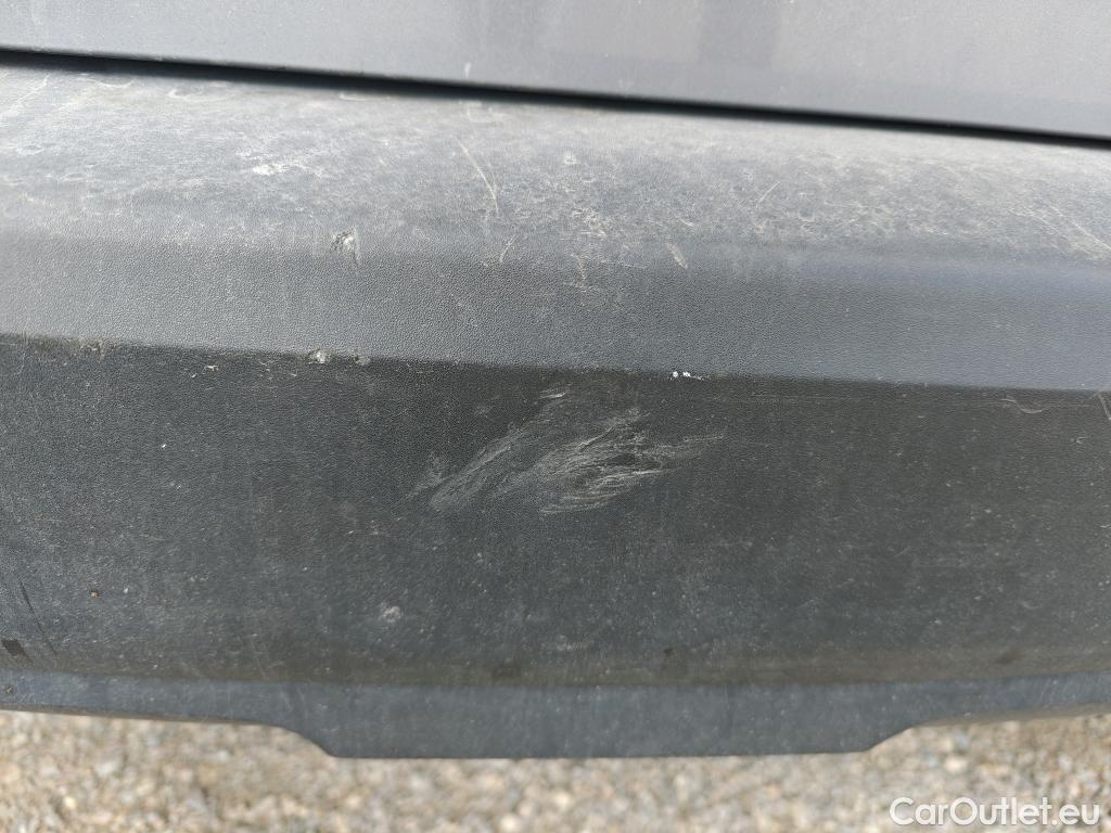  Peugeot  5008 PEUGEOT  / 2020 / 5P / todoterreno 1.5 BlueHDi 96kW S&S Active Pack EAT8 #41