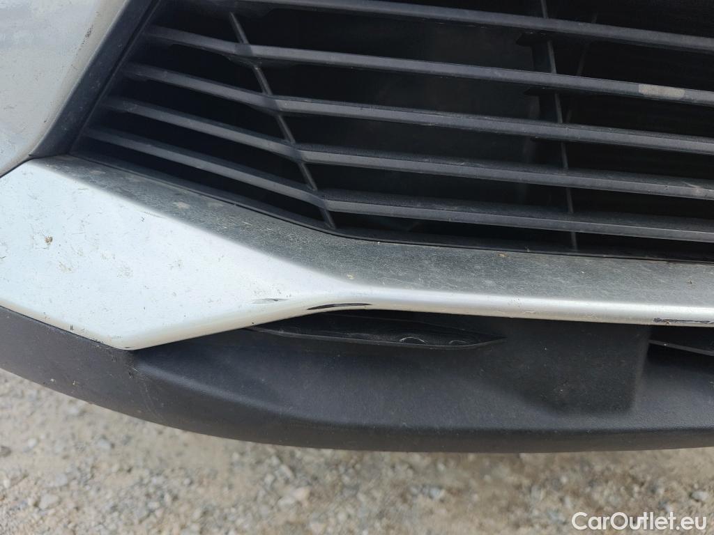  Peugeot  5008 PEUGEOT  / 2020 / 5P / todoterreno 1.5 BlueHDi 96kW S&S Active Pack EAT8 #47