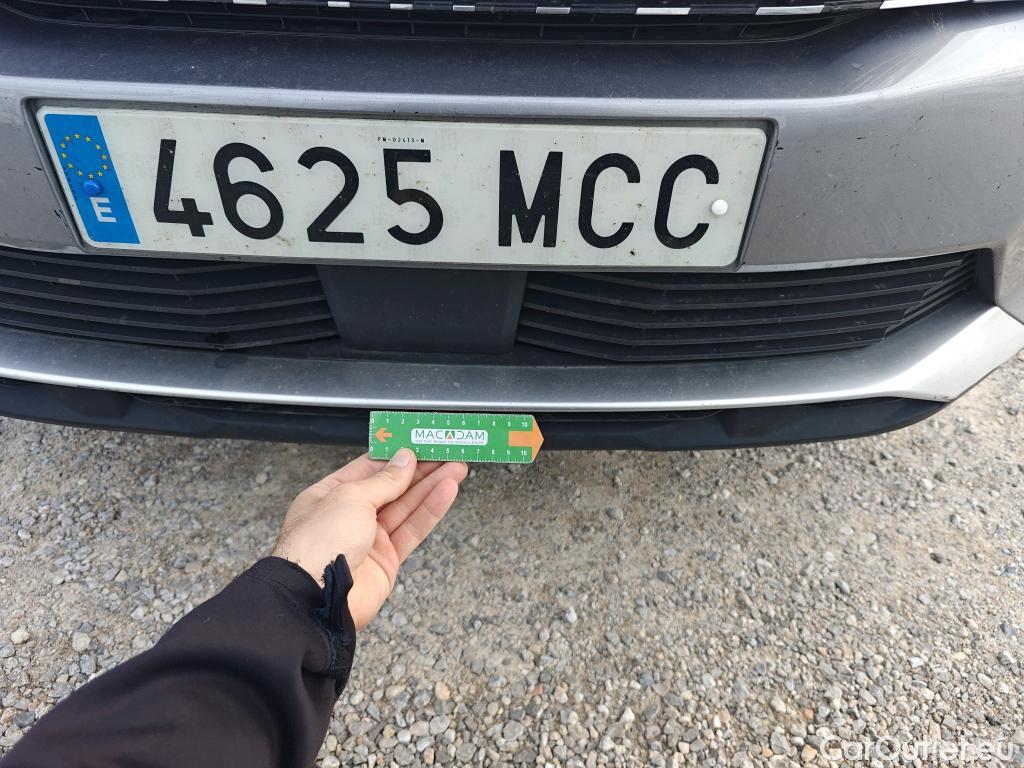  Peugeot  5008 PEUGEOT  / 2020 / 5P / todoterreno 1.5 BlueHDi 96kW S&S Active Pack EAT8 #45