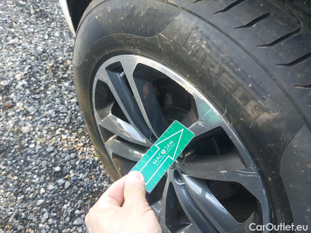  Jaguar  F-PACE JAGUAR  / 2015 / 5P / todoterreno 2.0L i4D AWD Automático R-Sport #2