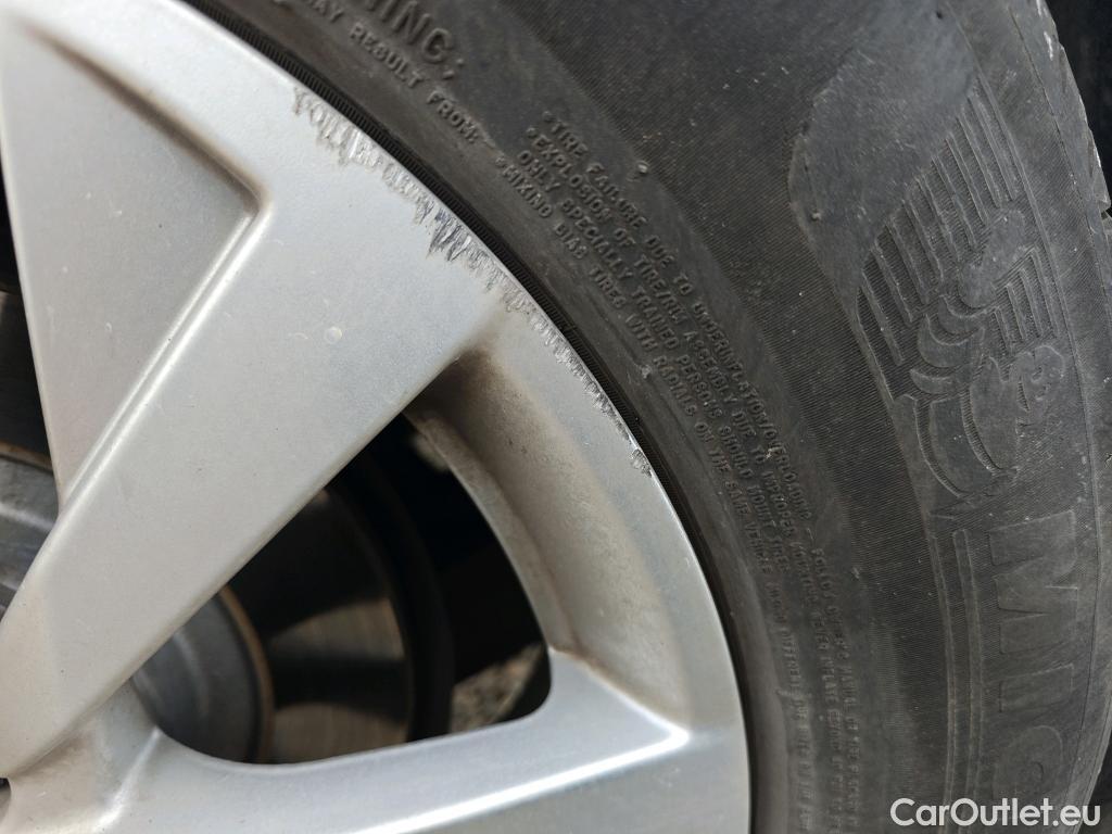  Peugeot  5008 PEUGEOT  / 2020 / 5P / todoterreno 1.5 BlueHDi 96kW S&S Active Pack EAT8 #24