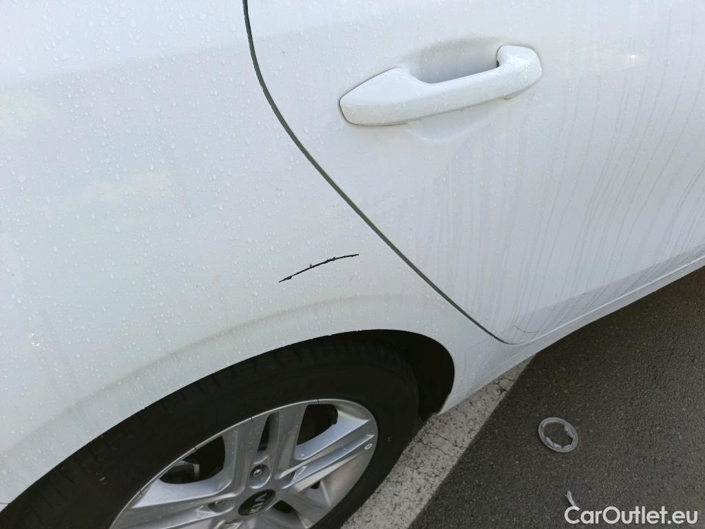  KIA  Cee'd KIA Ceed / 2018 / 5P / berlina con portón 1.0 T-GDi 74kW (100CV) Drive #1