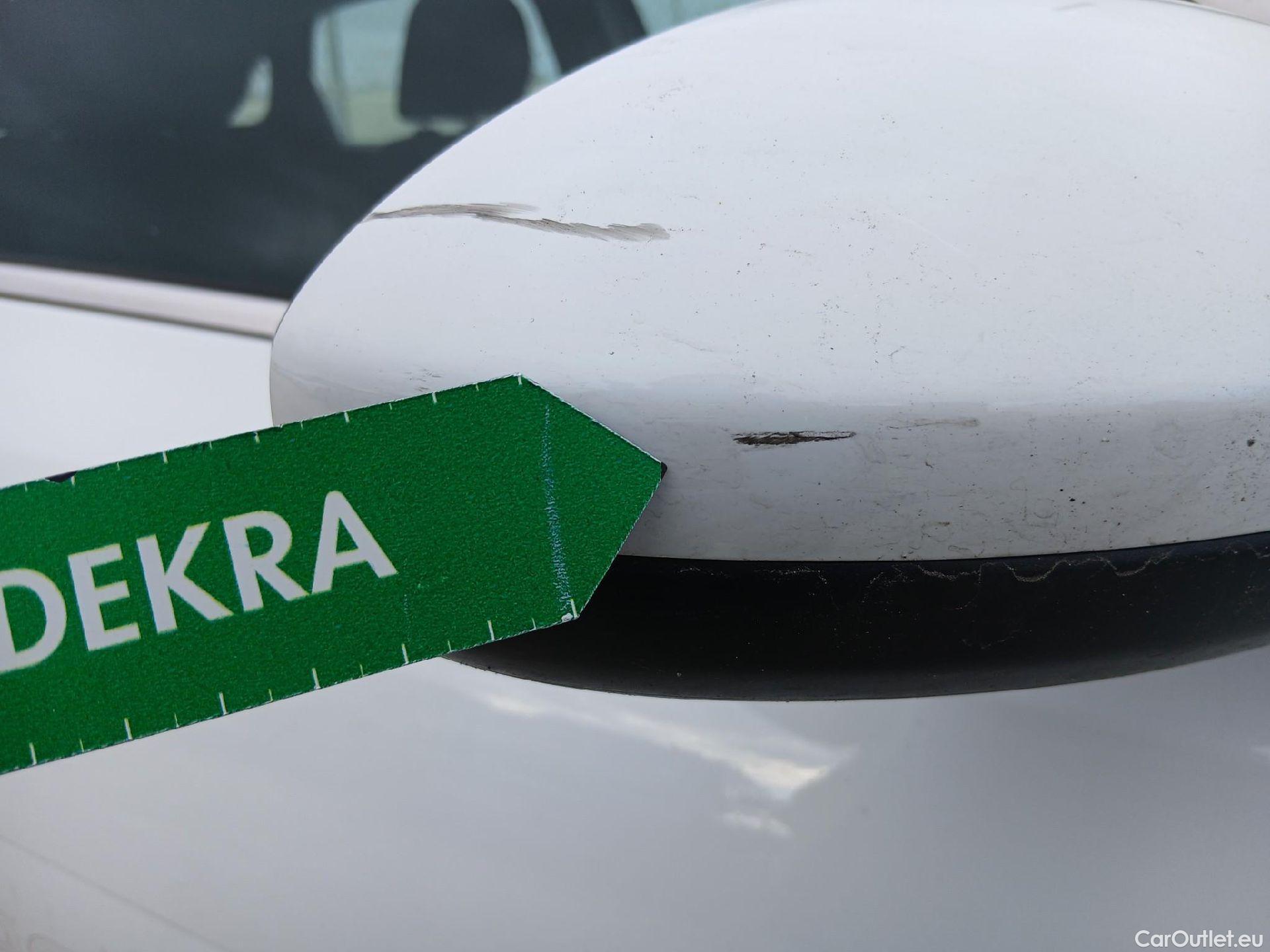  KIA  Cee'd KIA Ceed / 2021 / 5P / berlina con portón 1.0 MHEV 88kW (120CV) Drive DCT #41