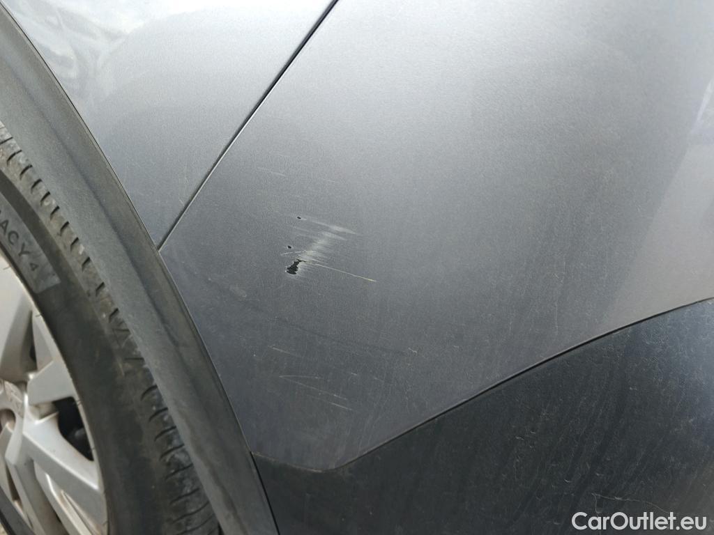  Peugeot  5008 PEUGEOT  / 2020 / 5P / todoterreno 1.5 BlueHDi 96kW S&S Active Pack EAT8 #44