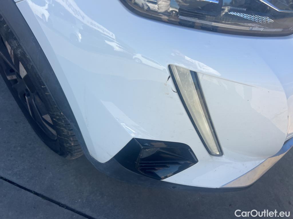  Peugeot  2008 PEUGEOT  / 2019 / 5P / todoterreno Allure BlueHDI 100 S&S BVM6 (CX) #23