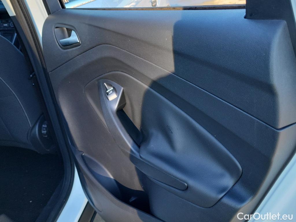  Ford  Kuga FORD  / 2016 / 5P / todoterreno 1.5 EcoBoost 88kW 4x2 Trend+ (CX) #22