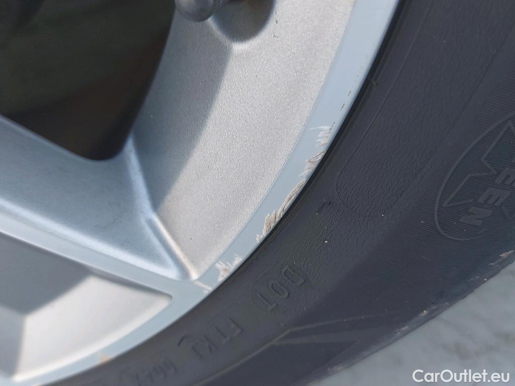  Audi  Q2 AUDI  / 2016 / 5P / todoterreno Design 30 TDI 85kW (116CV) #7