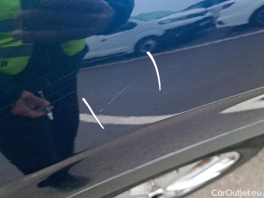  Renault  Kadjar RENAULT  / 2019 / 5P / crossover Intens Blue dCi 85kW (115CV) #37