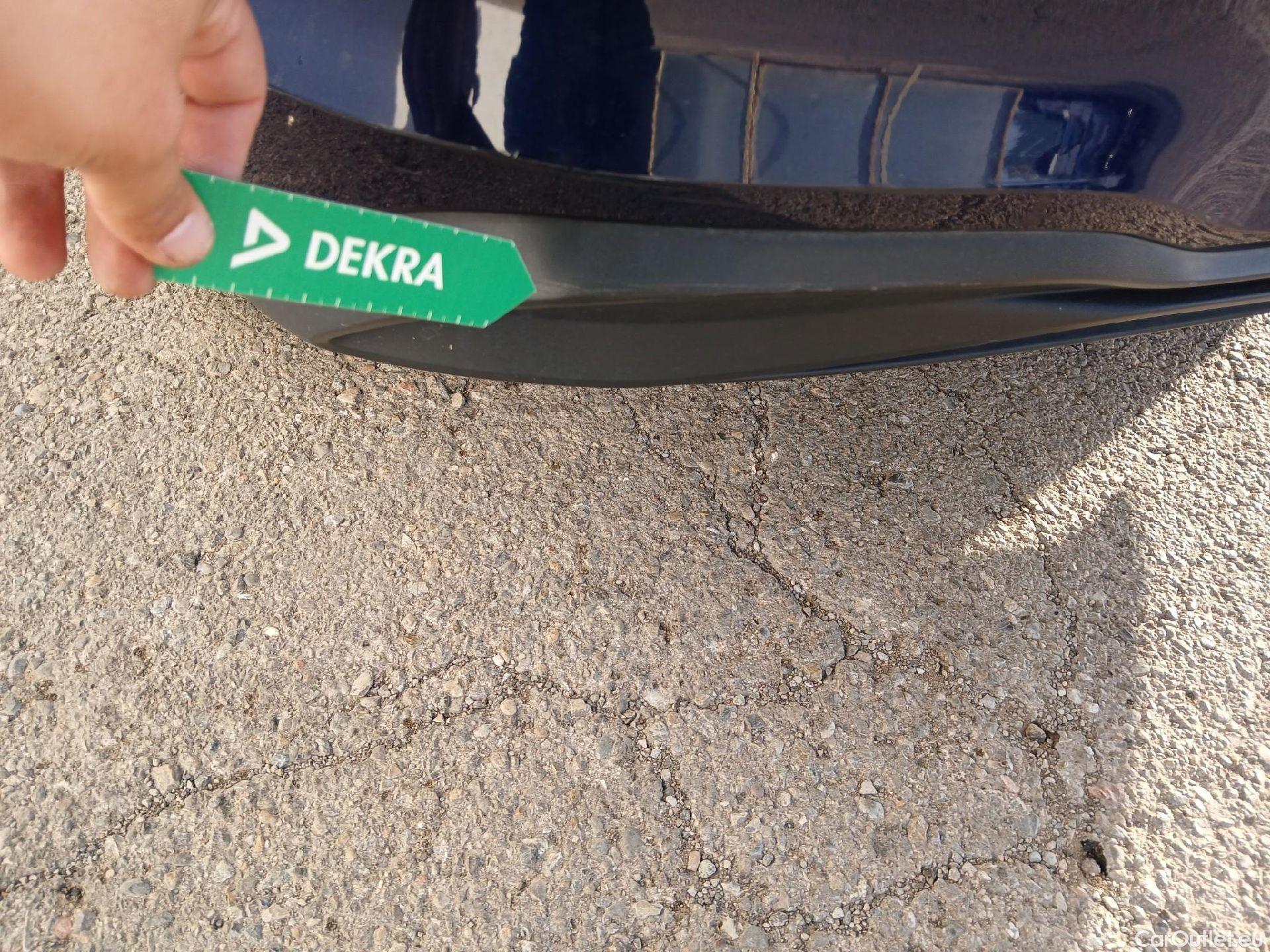  Volkswagen  Golf  VOLKSWAGEN / 2020 / 5P / berlina con portón 2.0 TDI 85kW (115CV) #27