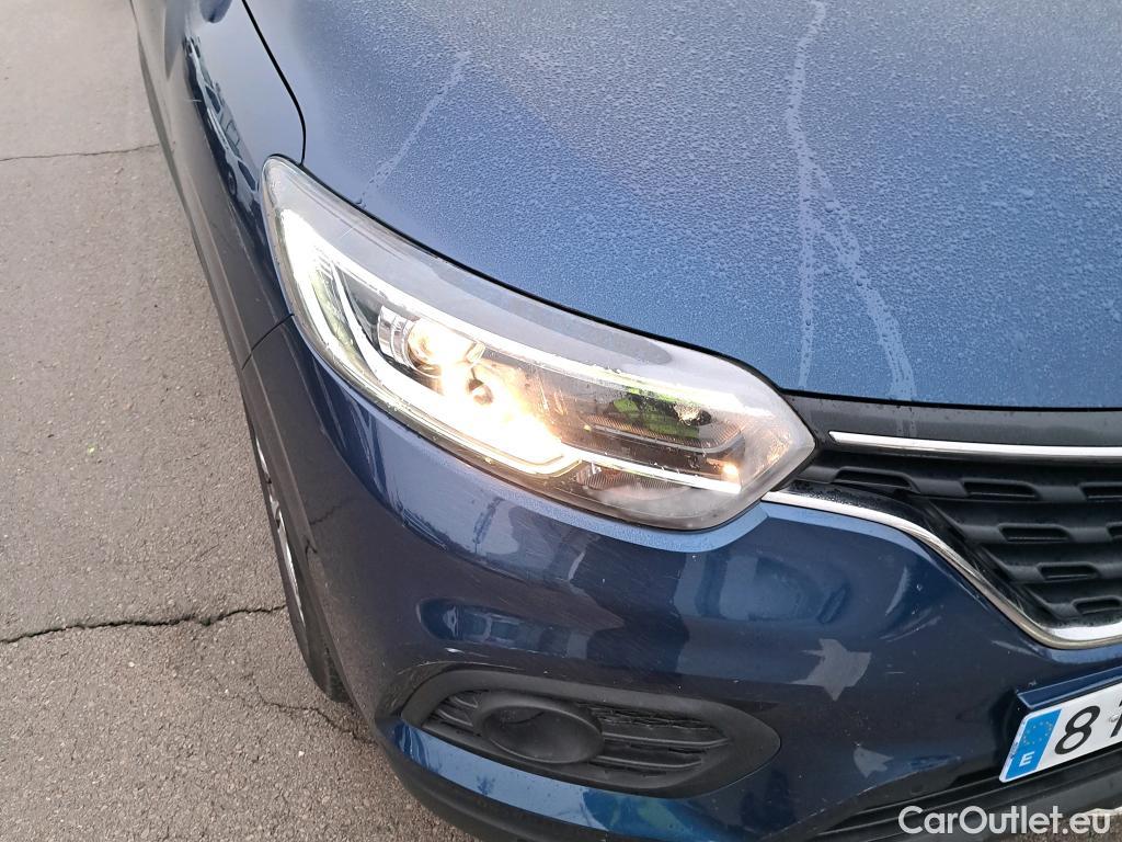  Renault  Kadjar RENAULT  / 2019 / 5P / crossover Intens Blue dCi 85kW (115CV) #3