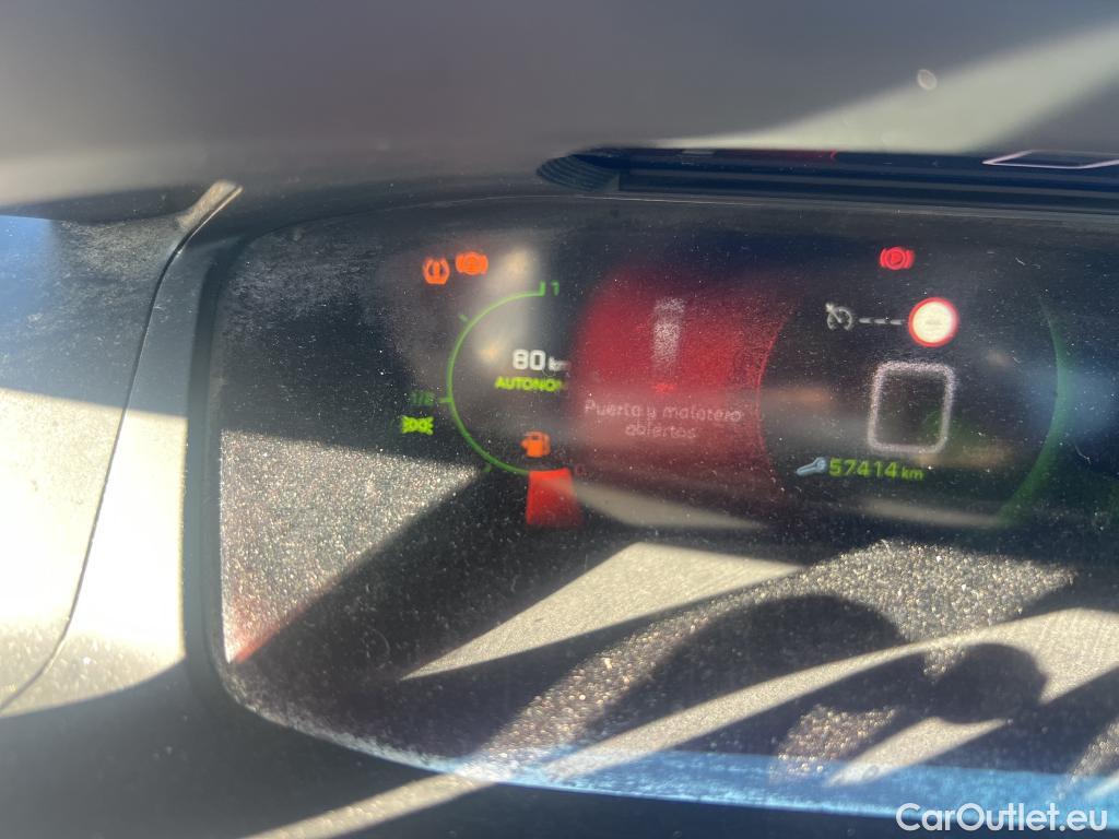  Peugeot  2008 PEUGEOT  / 2019 / 5P / todoterreno Allure BlueHDI 100 S&S BVM6 (CX) #33