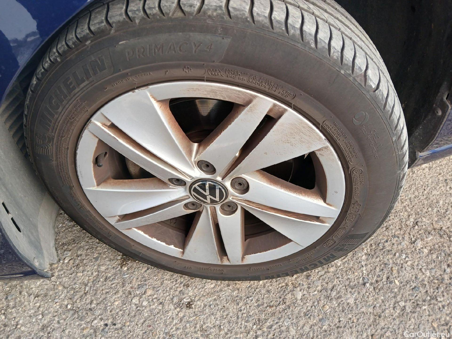  Volkswagen  Golf  VOLKSWAGEN / 2020 / 5P / berlina con portón 2.0 TDI 85kW (115CV) #10