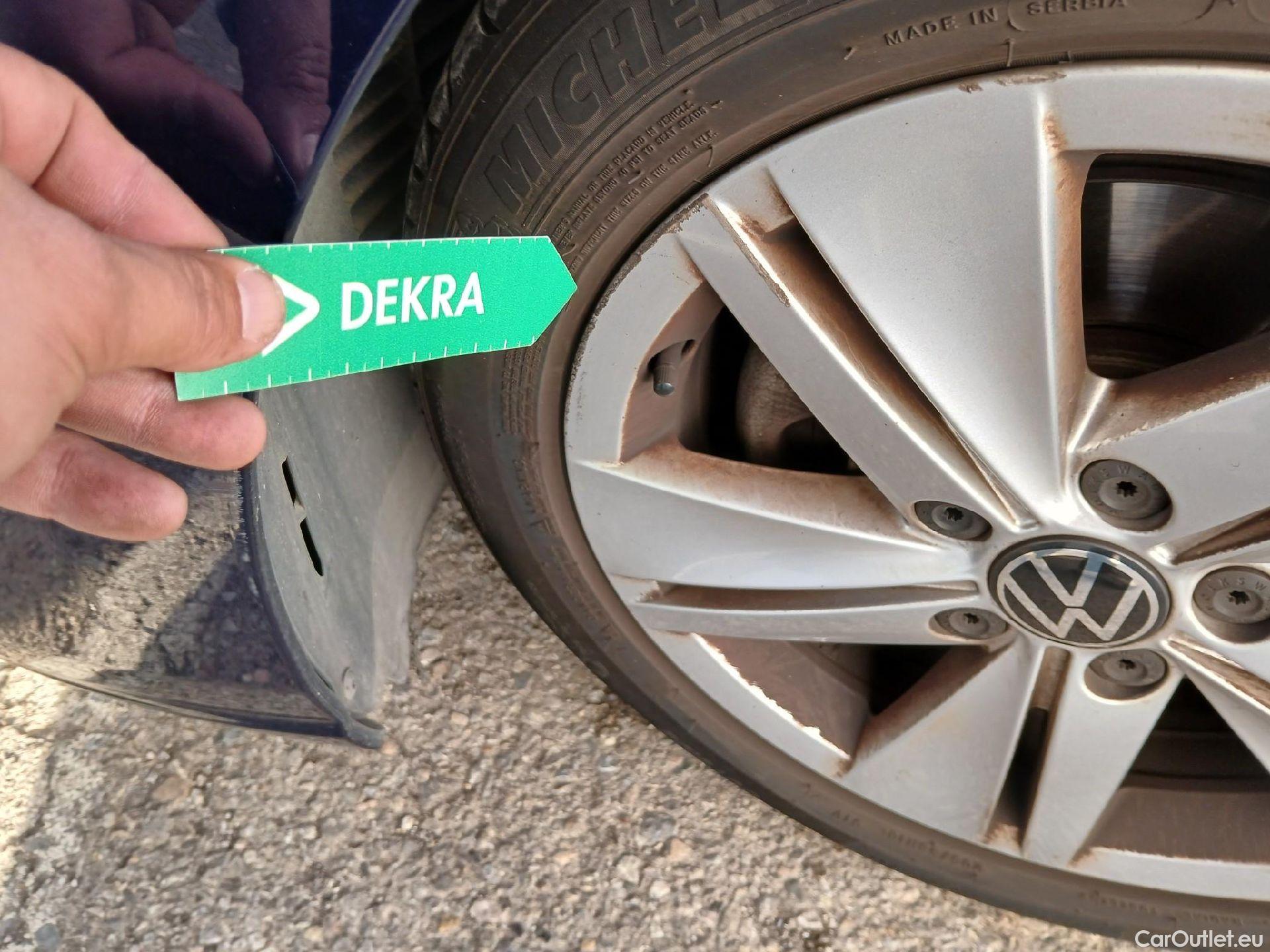  Volkswagen  Golf  VOLKSWAGEN / 2020 / 5P / berlina con portón 2.0 TDI 85kW (115CV) #11