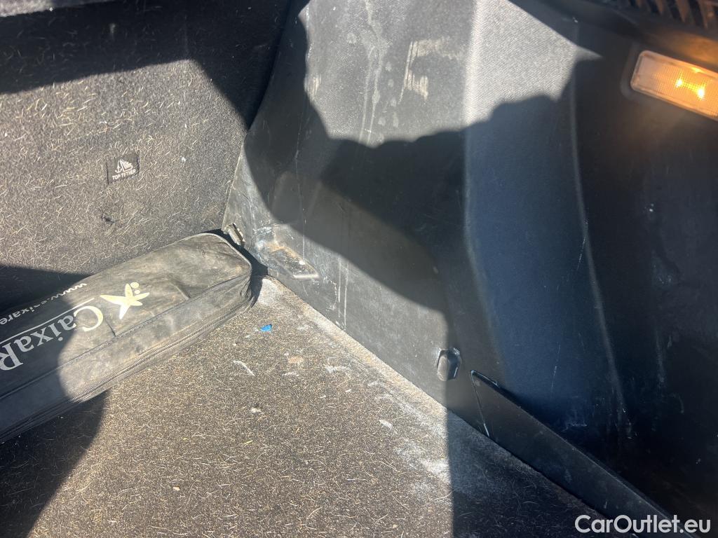  Peugeot  2008 PEUGEOT  / 2019 / 5P / todoterreno Allure BlueHDI 100 S&S BVM6 (CX) #11