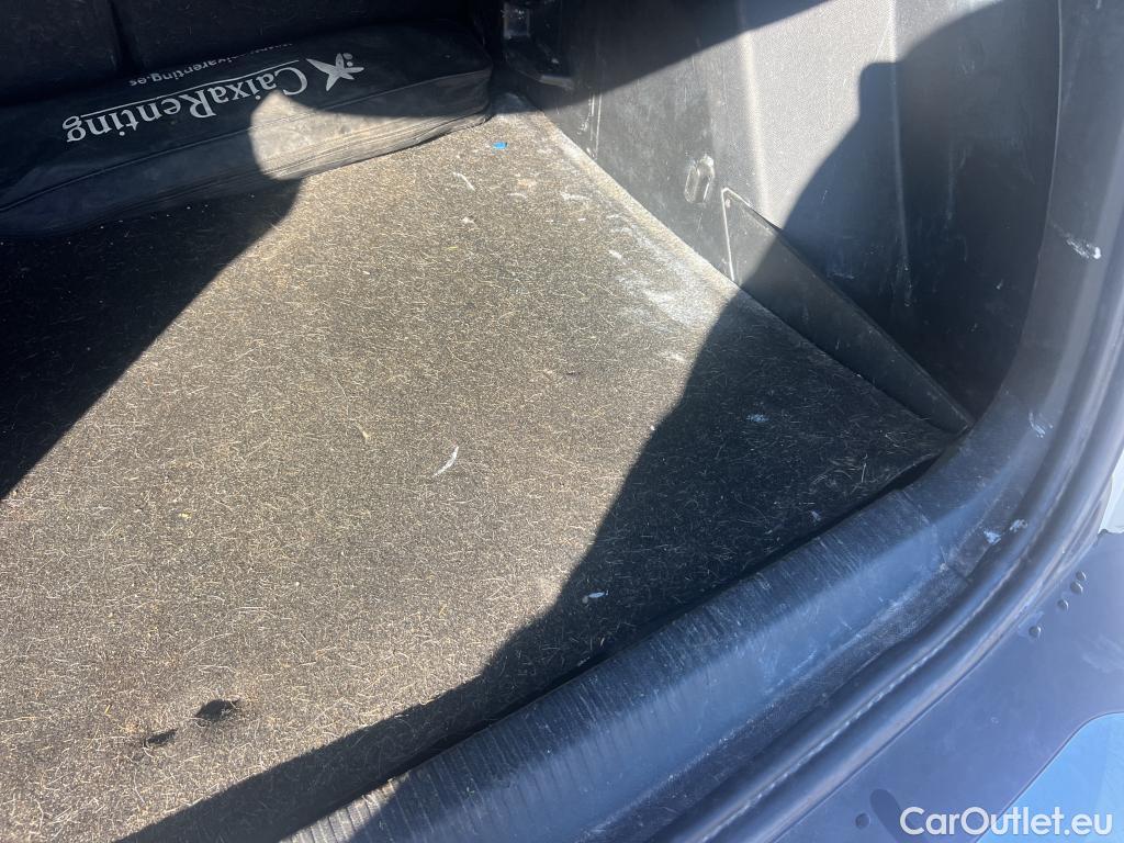  Peugeot  2008 PEUGEOT  / 2019 / 5P / todoterreno Allure BlueHDI 100 S&S BVM6 (CX) #6