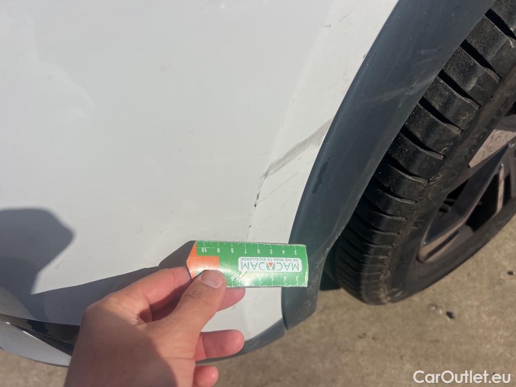  Peugeot  2008 PEUGEOT  / 2019 / 5P / todoterreno Allure BlueHDI 100 S&S BVM6 (CX) #20