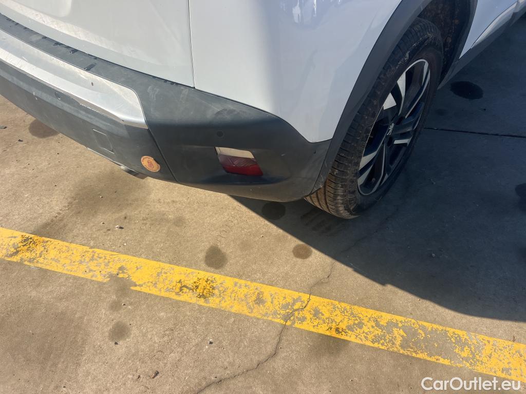  Peugeot  2008 PEUGEOT  / 2019 / 5P / todoterreno Allure BlueHDI 100 S&S BVM6 (CX) #24