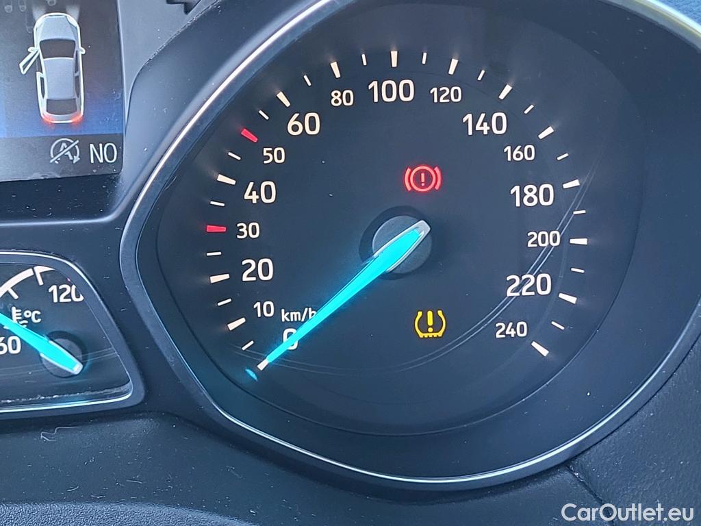  Ford  Kuga FORD  / 2016 / 5P / todoterreno 1.5 EcoBoost 88kW 4x2 Trend+ (CX) #37