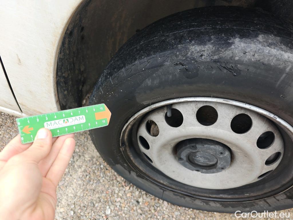  Opel  Combo OPEL  / 2018 / 3P / furgón derivado de turismo Cargo L 1000kg Diesel 1.5 100HP S&S MT E (AC) #33