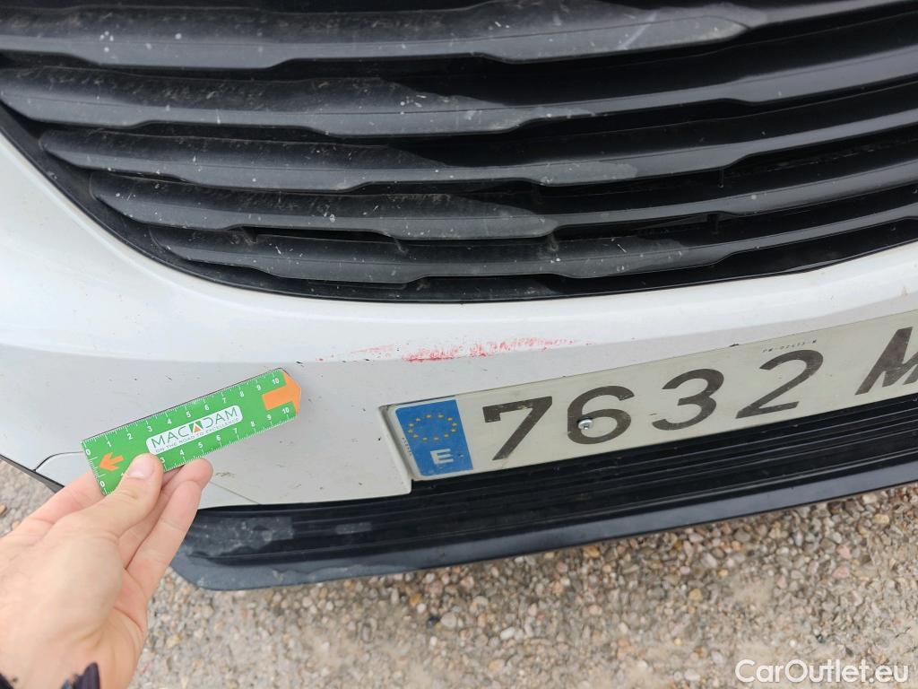  Opel  Combo OPEL  / 2018 / 3P / furgón derivado de turismo Cargo L 1000kg Diesel 1.5 100HP S&S MT E (AC) #39