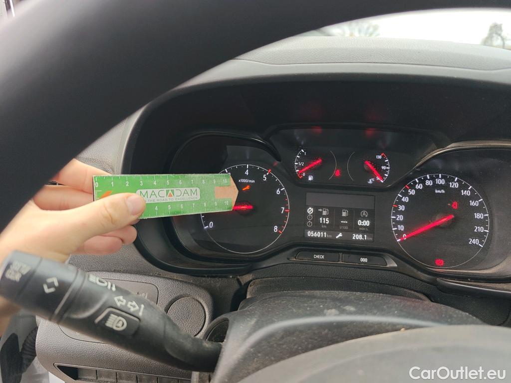  Opel  Combo OPEL  / 2018 / 3P / furgón derivado de turismo Cargo L 1000kg Diesel 1.5 100HP S&S MT E (AC) #63