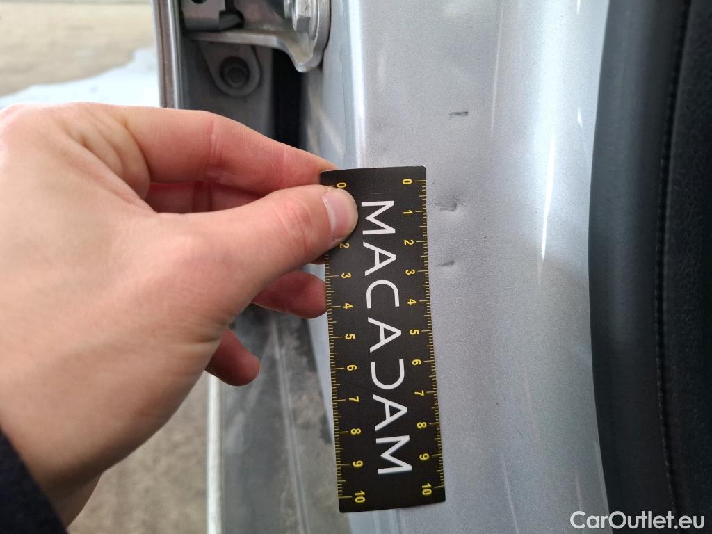  KIA  XCeed KIA  / 2019 / 5P / Crossover 1.6 GDI ISG ISG PHEV DESIGN DCT6 #13