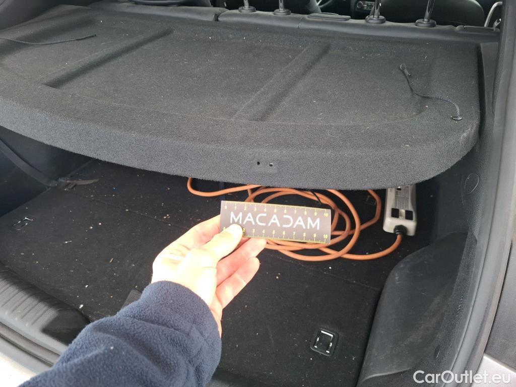  KIA  XCeed KIA  / 2019 / 5P / Crossover 1.6 GDI ISG ISG PHEV DESIGN DCT6 #53