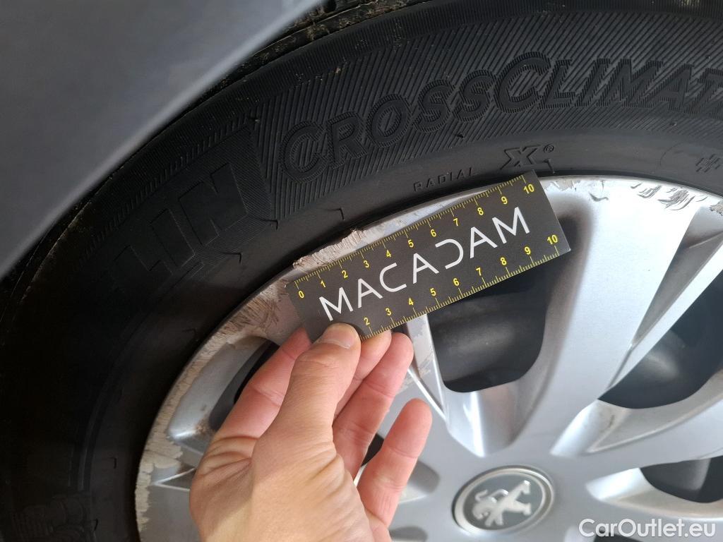  Peugeot  208  Affaire Premium Pack 1.5 HDi 100CV BVM5 E6dT #34