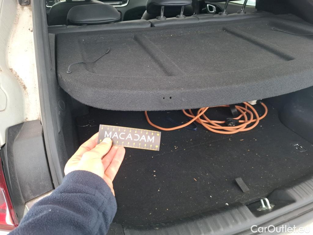  KIA  XCeed KIA  / 2019 / 5P / Crossover 1.6 GDI ISG ISG PHEV DESIGN DCT6 #51