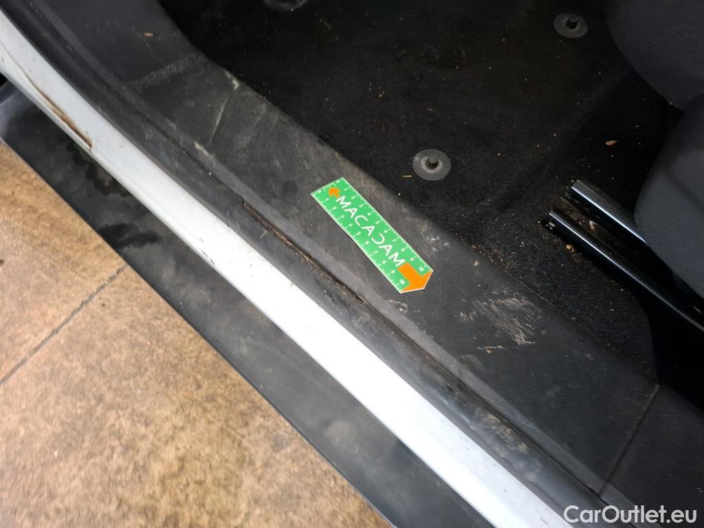  Citroen  C4 Cactus  Feel Nav Société 1.5 BlueHDI 120CV BVA6 E6dT #1