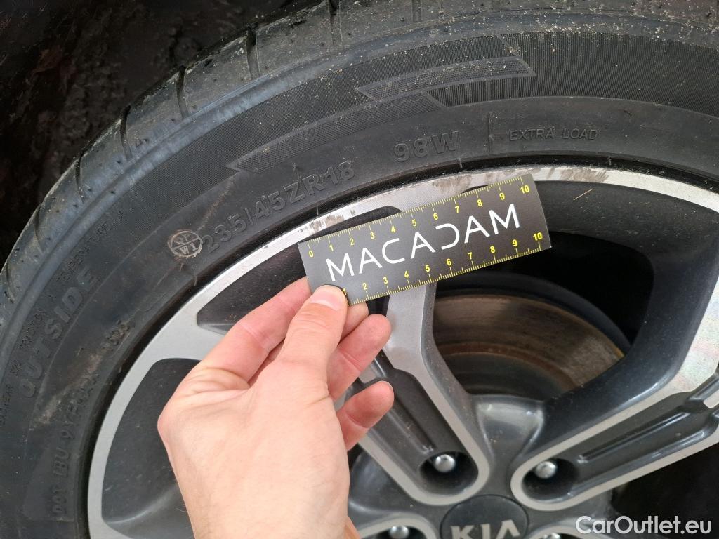  KIA  XCeed KIA  / 2019 / 5P / Crossover 1.6 GDI ISG ISG PHEV DESIGN DCT6 #67