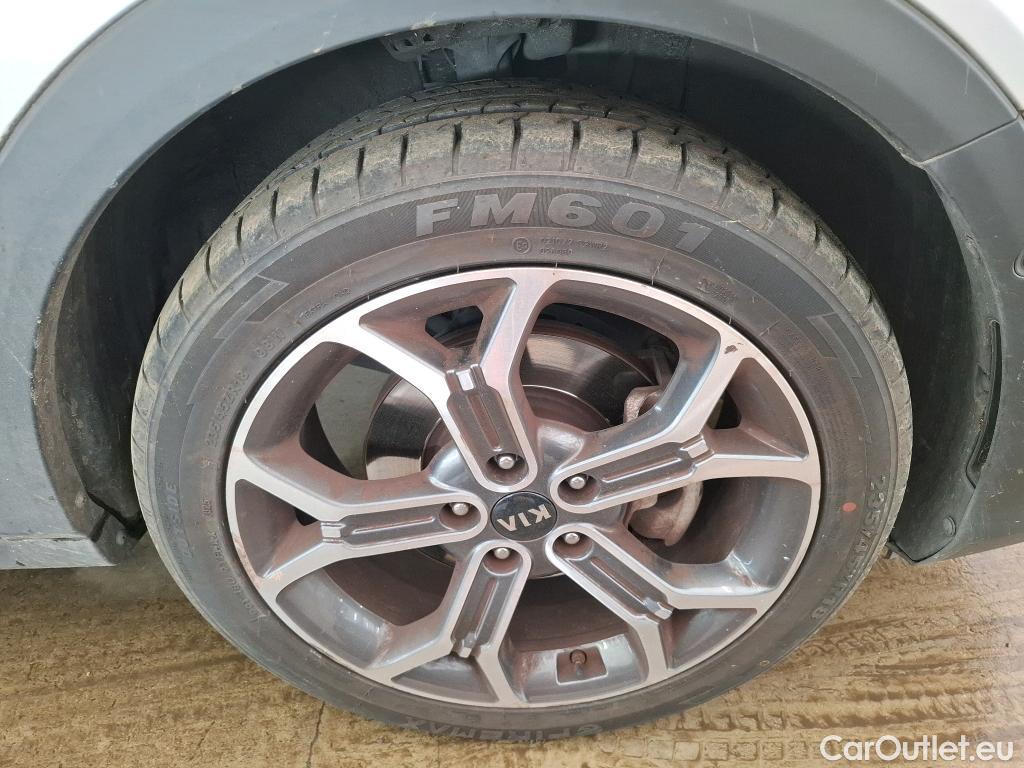  KIA  XCeed KIA  / 2019 / 5P / Crossover 1.6 GDI ISG ISG PHEV DESIGN DCT6 #35