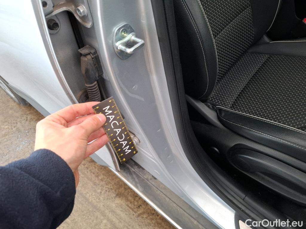  KIA  XCeed KIA  / 2019 / 5P / Crossover 1.6 GDI ISG ISG PHEV DESIGN DCT6 #10