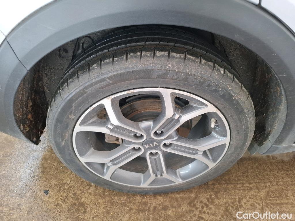  KIA  XCeed KIA  / 2019 / 5P / Crossover 1.6 GDI ISG ISG PHEV DESIGN DCT6 #64