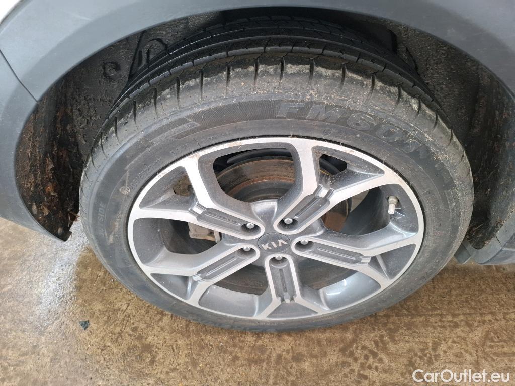  KIA  XCeed KIA  / 2019 / 5P / Crossover 1.6 GDI ISG ISG PHEV DESIGN DCT6 #6