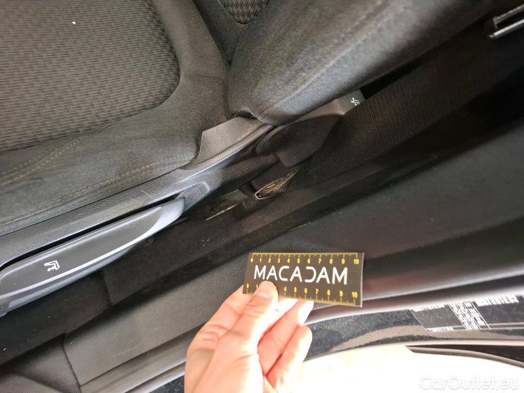  Bmw  Serie 1 BMW Série 1 / 2019 / 5P / Berline 116i Business Design #16