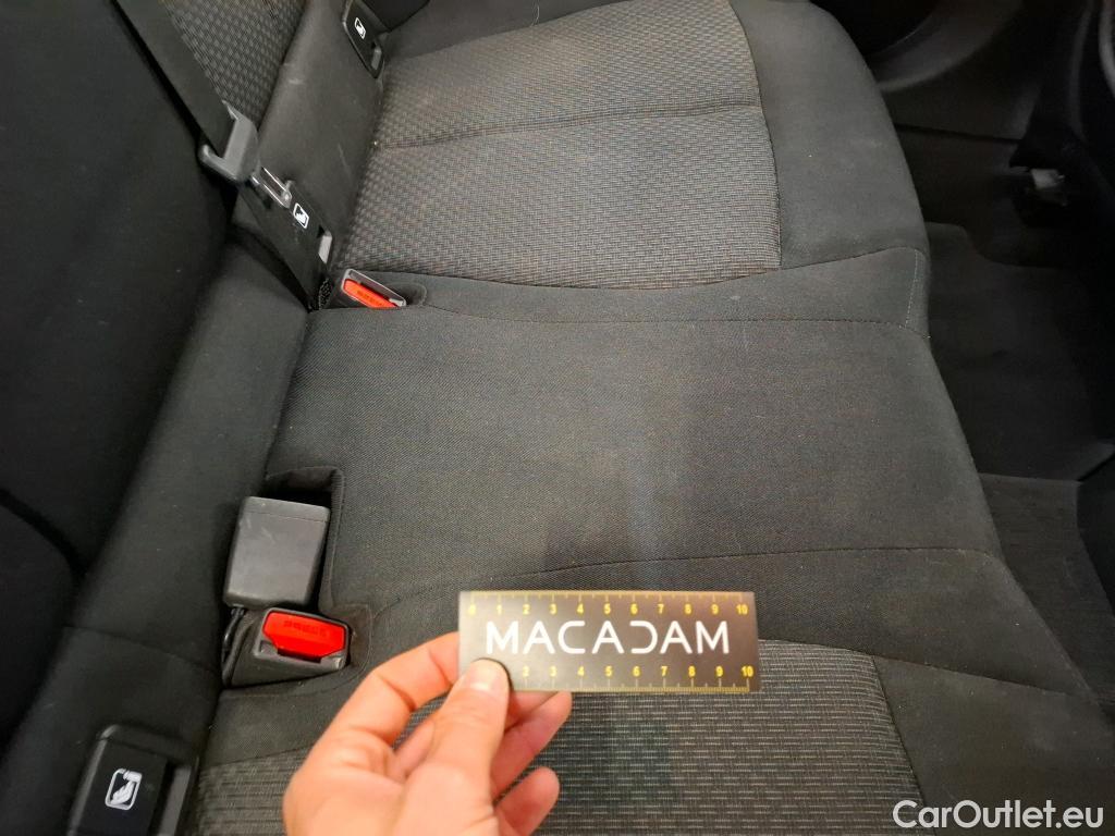  Bmw  Serie 1 BMW Série 1 / 2019 / 5P / Berline 116i Business Design #24