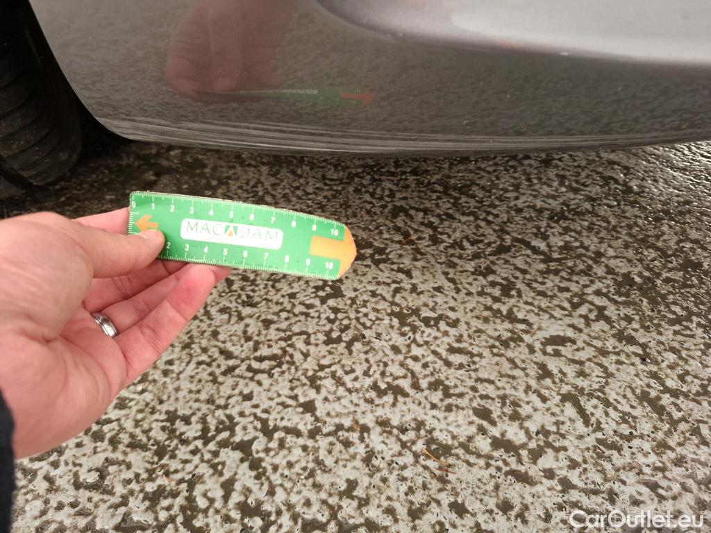  Mercedes  A-Klasse MERCEDES-BENZ Classe A Compact / 2018 / 5P / Berline A 200 d Business Line 8G-DCT #4